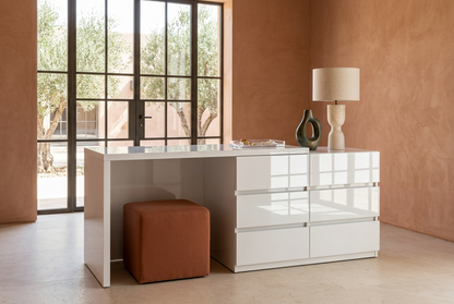 Gloss White terracotta setting