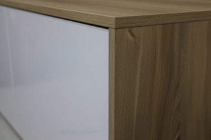 Karlstad Oak White Detail Contrast